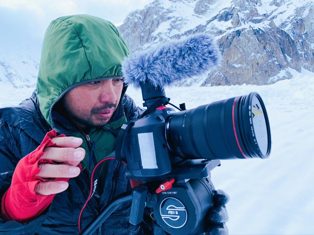 そのカメラで人々の心をも映し出していた